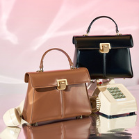 Nouveau style fermoir fer à cheval pour sac en cuir véritable, style rétro européen-américain, pour le travail et les trajets quotidiens, texture haut de gamme, polyester