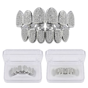 Nuova vendita all'ingrosso da uomo Hip Hop Gold denti Grillz in alto e in basso ghiacciato Grillz <span class=keywords><strong>Dental</strong></span> Cubic Zirconia vampiro personalizzato Grillz denti regalo - Product Image 5