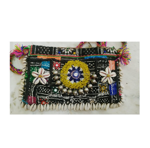 Jaipur Online Boho Vintage Banjara bolso de mano sobre patrón de tela con decoración de cuentas para fiesta y noche de boda - Product Image 1