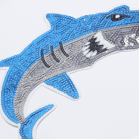Patch de requin brodé écologique à sequins réversibles, bicolore bleu-argent, applique thermocollante pour maillots de bain, sacs à dos et articles de plage estivaux
