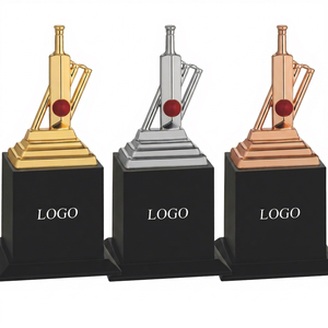 Trophée élégant en métal, doté d'une finition de qualité supérieure, idéal pour les événements professionnels, les tournois sportifs et les récompenses. - Product Image 1