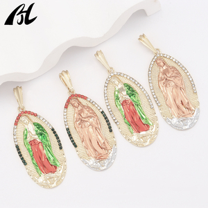 Collar con Colgante de la Virgen María Chapado en Oro de 14K, Lujoso Amuleto Religioso de Moda con Diamantes, Madonna de Guadalupe, Joyería - Product Image 1
