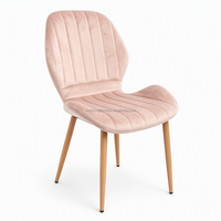 Chaise moderne en velours rose poudré avec cadre en tube de fer épais, base croisée à quatre pieds, stable, pour salle à manger et restaurant