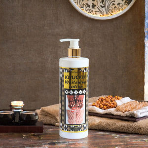 Lotion corporelle éclaircissante et blanchissante à la vitamine C biologique pour femmes, flacon pompe - Product Image 3