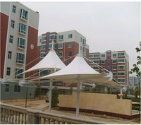 Parasol géant à structure membranaire 850 GSM en PVC pour terrasse extérieure, hôtel, villa, plage, parking