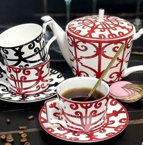 Service à thé et café en porcelaine fine à motif géométrique vintage, théière, tasses et soucoupes en céramique rétro européenne, cadeau - Product Image 1