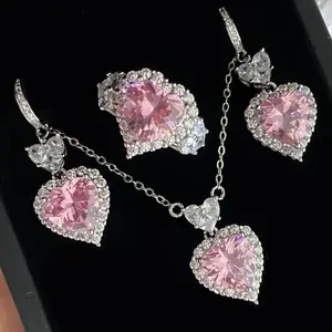 Leichte Luxus neue Set von rosa Zirkonia Ohrringe mit voller Diamant Anhänger Halskette Ring Ohrring Set Kette für Mädchen