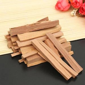 50 g/sac 7.5cm copeaux de bois de santal naturel petites bûches de <span class=keywords><strong>résine</strong></span> de décor irrégulière pour la maison bâtons de bois <span class=keywords><strong>encens</strong></span> W0K9 - Product Image 2