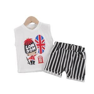 สินค้าคุณภาพดีสำหรับนำเข้า ชุดเสื้อผ้าเด็กผู้ชายลายพิมพ์ตลกๆ สไตล์สปอร์ตแขนกุด ลายทางขาวดำ สำหรับฤดูร้อน - Product Image 1