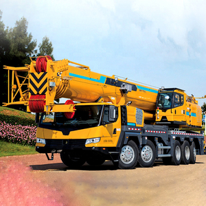 Grúa sobre camión XCT100 de 100 toneladas con estabilizadores tipo caja de gran alcance que mejoran la estabilidad bajo cargas extremadamente pesadas. - Product Image 6