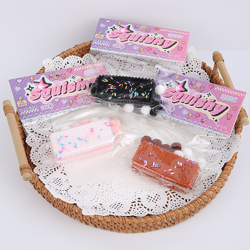 El color de las [galletas cuadradas grandes] es aleatorio