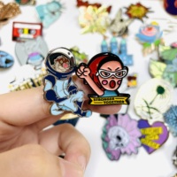 Fabricant en gros de badges personnalisés en métal émaillé dur et doux, badges de revers à l'effigie d'animaux de dessin animé, badges pour casquettes et badges pour chapeaux
