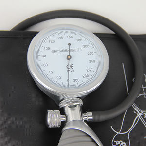 Esfigmomanômetro Digital Manual de Mão com Display Digital e Braçadeira D-Ring - Product Image 1