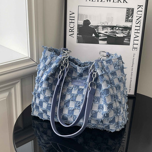 Sac fourre-tout décontracté transfrontalier grande taille, nouvelle mode 2026, à motif damier, pour le trajet quotidien et l'université - Product Image 2