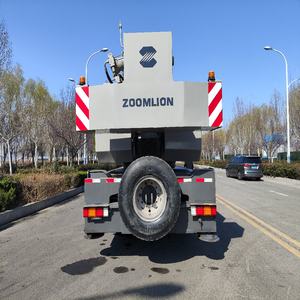 Grúa sobre Camión ZOOMLION ZTC250V de 25 Toneladas, Usada, Pluma de 35m de 4 Secciones, 85km/h, para Proyectos de Construcción - Product Image 6