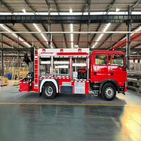 Camion de lutte contre l'incendie Shacman HOWO avec grue montée sur camion pour la lutte contre l'incendie et les secours, vente en gros directe d'usine chinoise