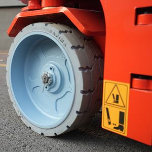 Suministro de fábrica <span class=keywords><strong>Plataforma</strong></span> elevadora de tijera telescópica de elevación automática móvil para reventa a granel - Product Image 6