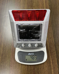 כביש בטיחות כביש ip68 עמיד למים תת קרקעי הוביל אלומיניום סולארית מופעל כביש - Product Image 3