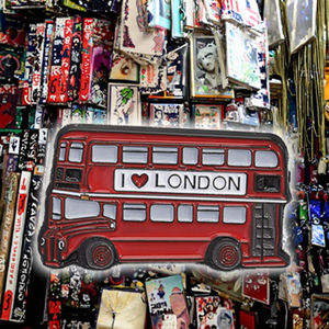 شارة حافلة ذات طابقين حمراء للجمع والحرف اليدوية والنحت - Product Image 3