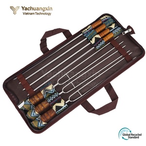 Ensemble de brochettes pour barbecue de camping en plein air, en acier inoxydable avec poignées en bois, étui de transport, sac de rangement en nylon - Product Image 5