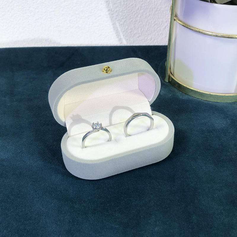 7.5*3.5*4( for couple rings)