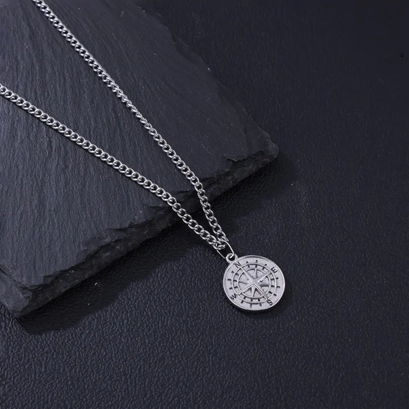 Fashion Trendy Jewelry Iced out Stainless Steel Compass Shape Pendant with Rope Chain Necklace