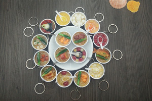 Porte-clés 3D en PVC, simulation de beignets et nouilles, accessoires alimentaires mignons et délicieux, porte-clés en porcelaine chinoise bleue et blanche - Product Image 5