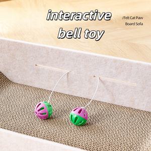 Großes, robustes Katzenkratzbett mit Glöckchen-Spielzeug, Katzenmöbel für drinnen, Kratzschutz aus Karton und Filz, luxuriöses Katzenkratzbrett - Product Image 3