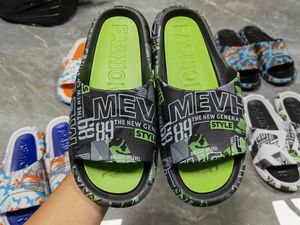 Pantuflas de diseñador ligeras para <span class=keywords><strong>hombre</strong></span>, <span class=keywords><strong>zapatillas</strong></span> antideslizantes personalizables para uso en interiores y exteriores para baño, <span class=keywords><strong>casa</strong></span> barata - Product Image 6