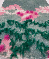 Tissu en dentelle à paillettes ombrées lourdes avec franges florales stéréo et plumes mélangées pour robe de gala de luxe