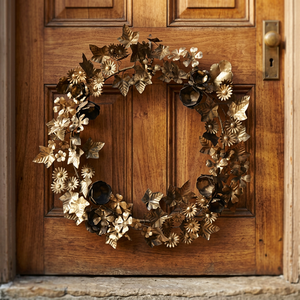 Corona de metal rústica hecha a mano con flores decorativas, coronas redondas sin iluminación para decoración de puertas del hogar - Product Image 1