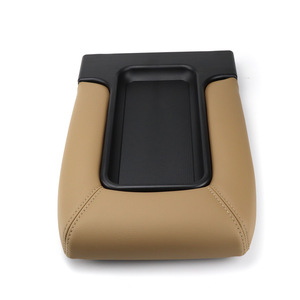 Cubierta de Reposabrazos para Consola Central Chevrolet, Caja de Almacenamiento de Cuero Marrón, Compatible con Autos Chevrolet - Product Image 1