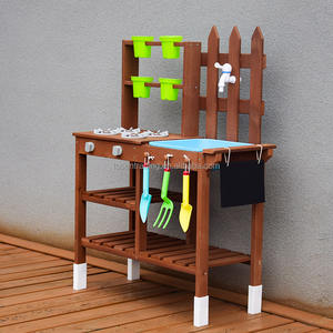 Cuisine de jeu en cèdre chinois avec évier, cuisinières, distributeur d'eau et outils de jardinage - Cuisine de jeu pour enfants pour l'extérieur - Product Image 5