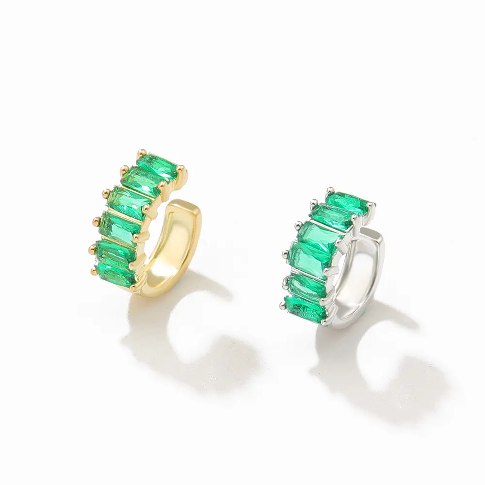 Clip de oreja Simple y versátil para mujer, circonia verde, anillo grueso de una sola capa, hueso del oído, joyería de cobre