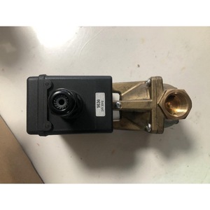 Válvula Eléctrica Imi Buschjost 8288200.9636 24 V 50 Hz 3/4 Pulgadas con Actuador Solenoide para Uso Industrial - Product Image 2
