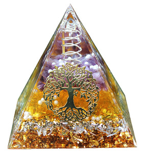 Pyramide en résine cristalline, décoration artistique pour la maison, ornement de bureau, cadeau pour la décoration - Product Image 5