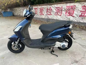 Scooter <span class=keywords><strong>Piaggio</strong></span> <span class=keywords><strong>FLY</strong></span> Usato, Motocicletta 125cc per Pendolari Urbani, Scooter Classico in Stile Europeo per Uso Quotidiano - Product Image 6