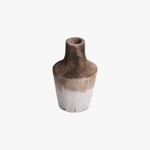 Jarrón de terracota estilo casa de campo nórdica, para un impresionante arreglo floral y un acento decorativo atemporal para el hogar. - Product Image 1