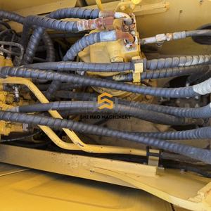 Excavatrice hydraulique sur chenilles Komatsu PC200 d'occasion de 20 tonnes, durable et très vendue pour les projets de construction - Product Image 4