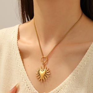 Collana a Cuore in Acciaio Inossidabile Stile Europeo e Americano, Ciondolo Sole di Alta Gamma Placcato in <span class=keywords><strong>Oro</strong></span> 18K - Product Image 2