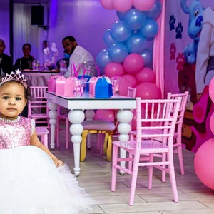 <span class=keywords><strong>Sedia</strong></span> <span class=keywords><strong>per</strong></span> Bambini Personalizzata in Resina Plastica OEM <span class=keywords><strong>per</strong></span> Feste di Compleanno, Rosa, da Esterno, Stile Chiavari Chivari Tiffanie - Product Image 1