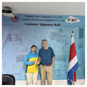 Machine à échauder les pieds compacte Xinbaiyun 200300 <span class=keywords><strong>oiseaux</strong></span> par abattoir Machine à échauder les <span class=keywords><strong>plumes</strong></span> - Product Image 5