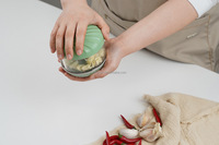 Mini hachoir à légumes portable broyeur à ail hachoir à oignons éplucheur d'ail en silicone et ensemble de brosses transparentes