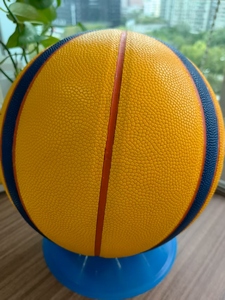 Ballon de basket personnalisé pour l'intérieur et l'extérieur, fourni par l'usine, en PU hygroscopique avec votre logo - Product Image 5
