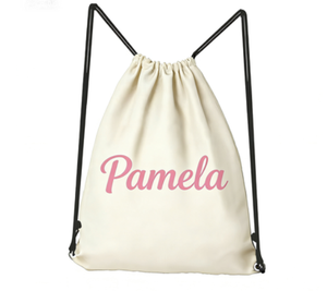 Sac à cordon personnalisé recyclable de taille moyenne en non-tissé avec motif de lettres et logo par Andony - Product Image 1