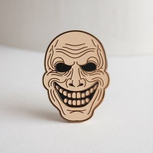 Diseño libre personalizado película de terror Halloween esmalte pines insignias a granel - Product Image 5