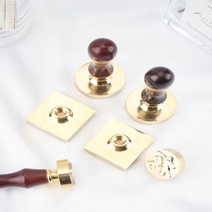 All'ingrosso su misura lettera di sigillatura timbro di cera con testa di rame e manico in legno per la raccolta di timbri o uso ufficio - Product Image 5