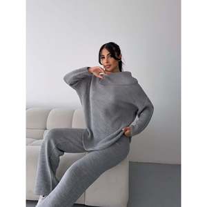 ชุดเสื้อถักคอปกตัวอักษร 1555 -สีเทา - Product Image 4