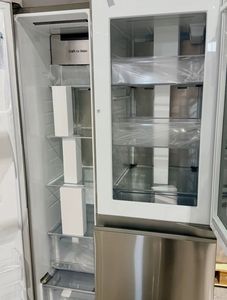 Refrigeradores Comerciales Americanos de Doble Puerta con Congelador Superior y Pantalla Táctil a Precios Moderados - Product Image 3