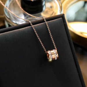 Thiết Kế Cổ Điển Ins Thương Hiệu Nổi Tiếng Mặt Dây Chuyền Vòng Cổ Cho Phụ Nữ Thép Không Gỉ Phụ Nữ Vòng Cổ Đồ Trang Sức Sang Trọng Nữ Chất Lượng Hàng Đầu - Product Image 5